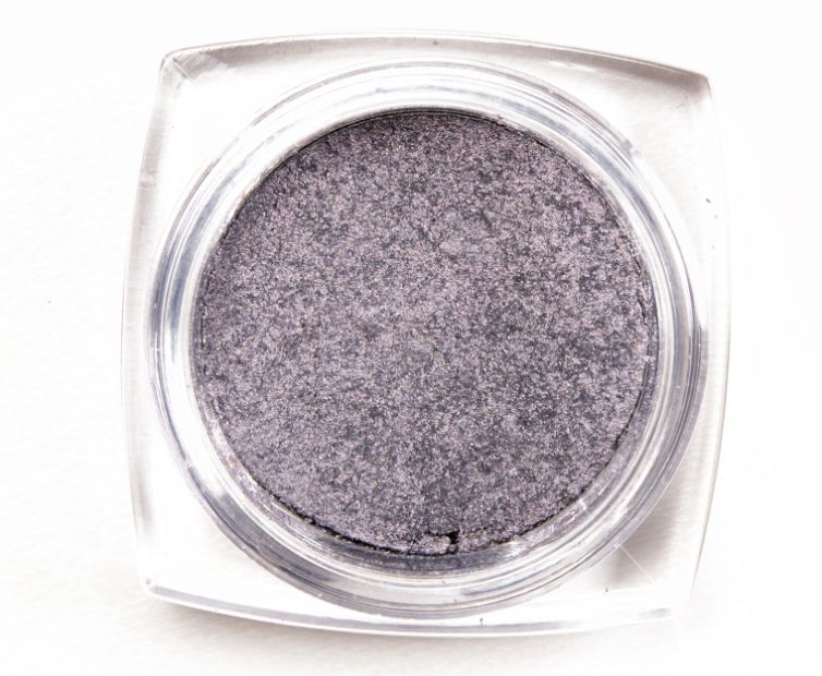 24-hour eyeshadow liquid