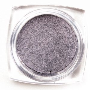 24-hour eyeshadow liquid